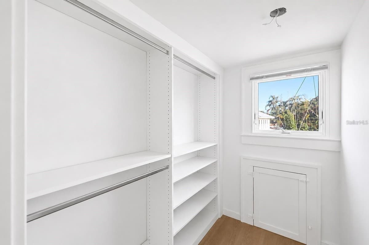 604 NORSOTA WAY — photo 44 of 60