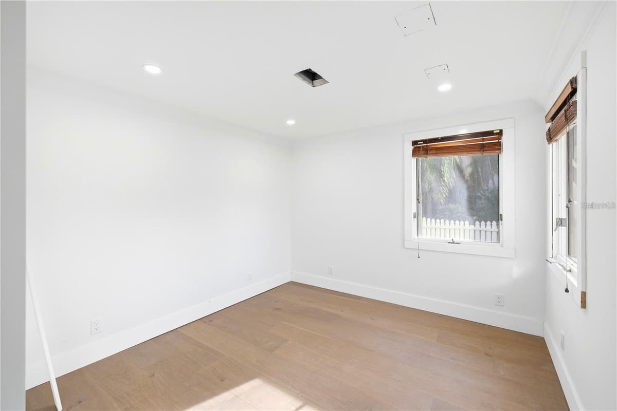 604 NORSOTA WAY — photo 36 of 60