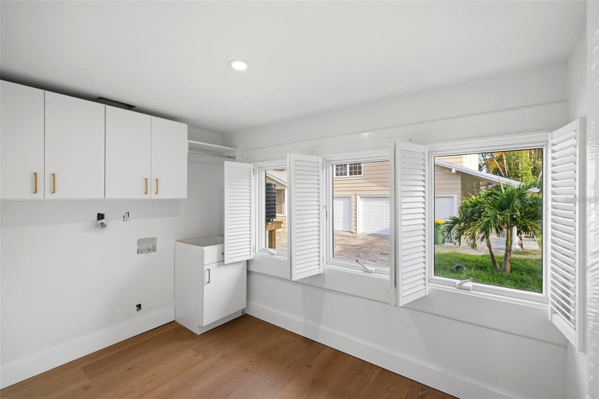 604 NORSOTA WAY — photo 34 of 60