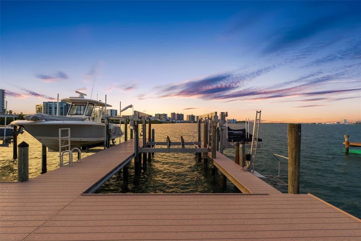 160 MARINA DEL REY COURT — photo 13 of 59