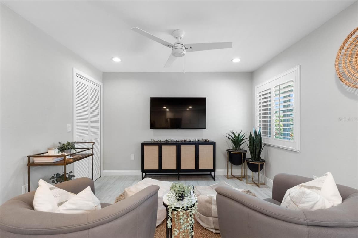160 MARINA DEL REY COURT — photo 28 of 59