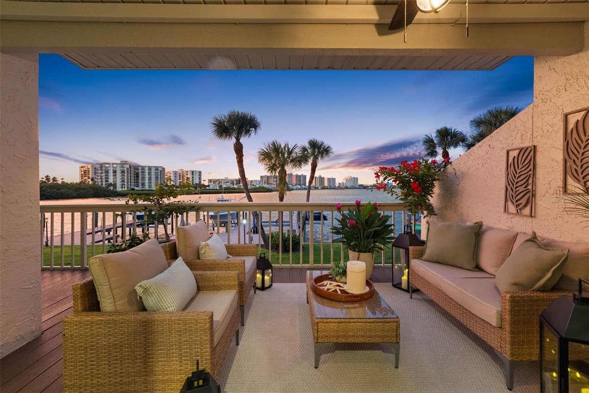 160 MARINA DEL REY COURT — photo 48 of 59
