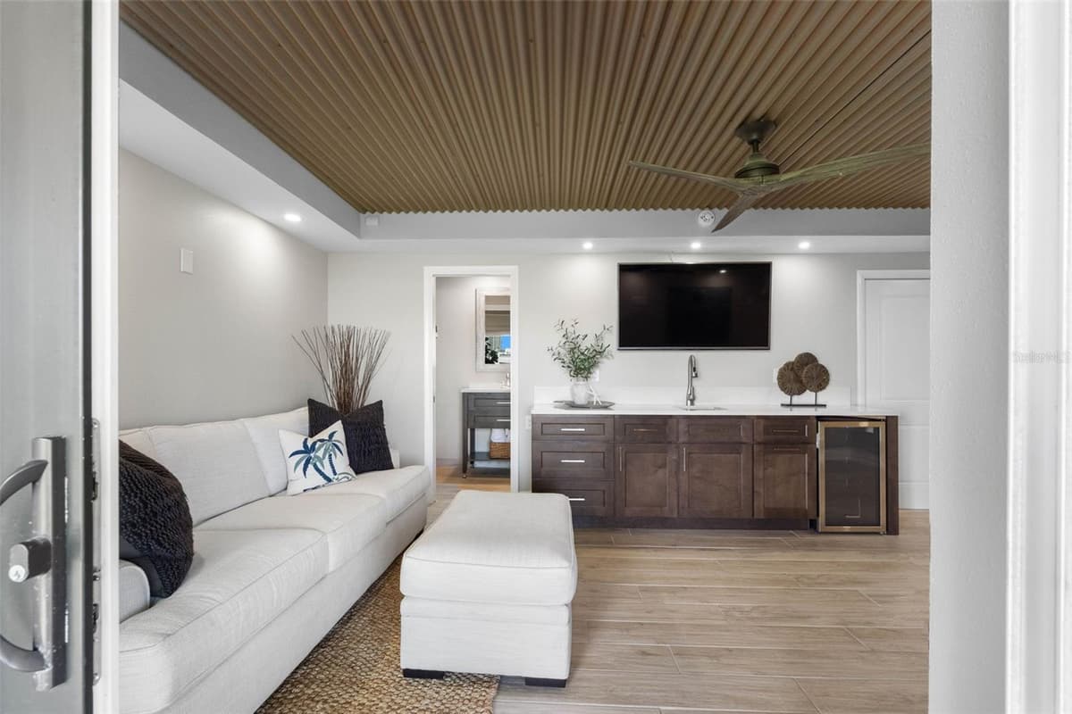 160 MARINA DEL REY COURT — photo 43 of 59