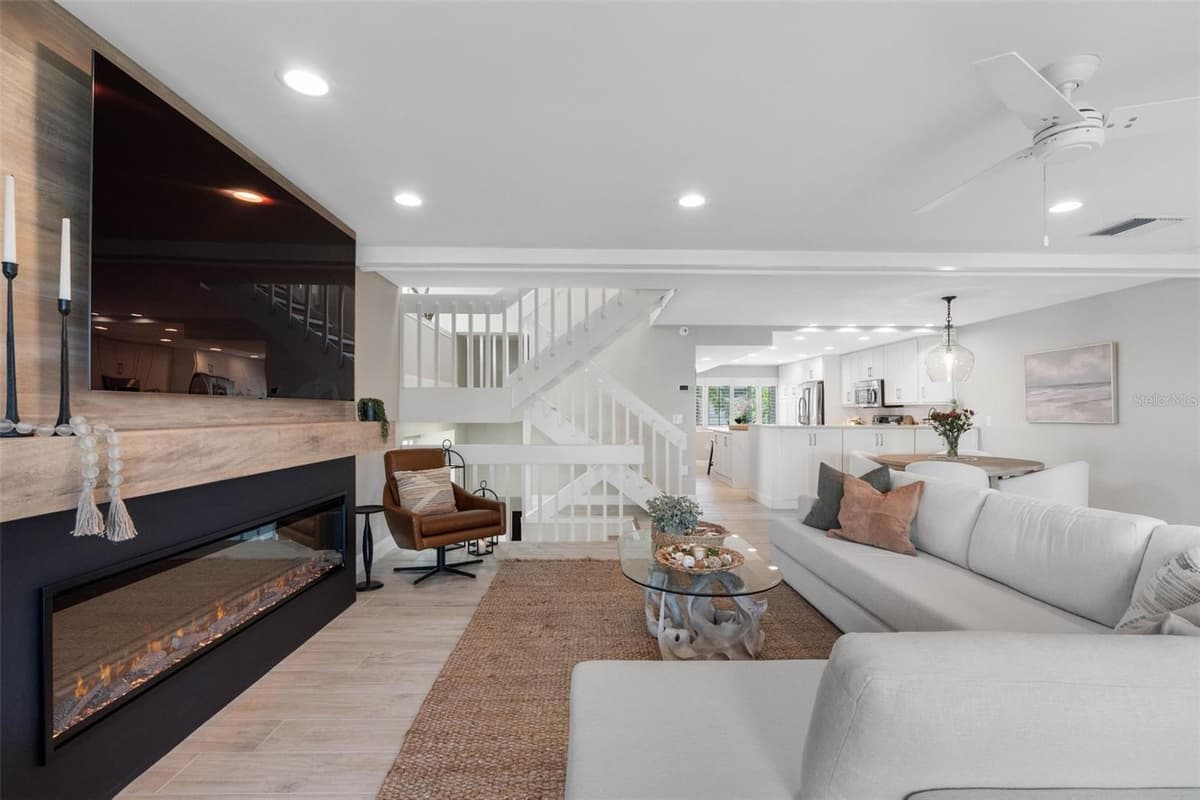 160 MARINA DEL REY COURT — photo 6 of 59