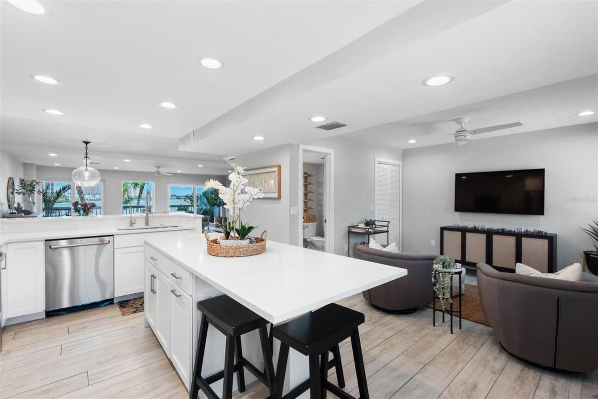 160 MARINA DEL REY COURT — photo 27 of 59