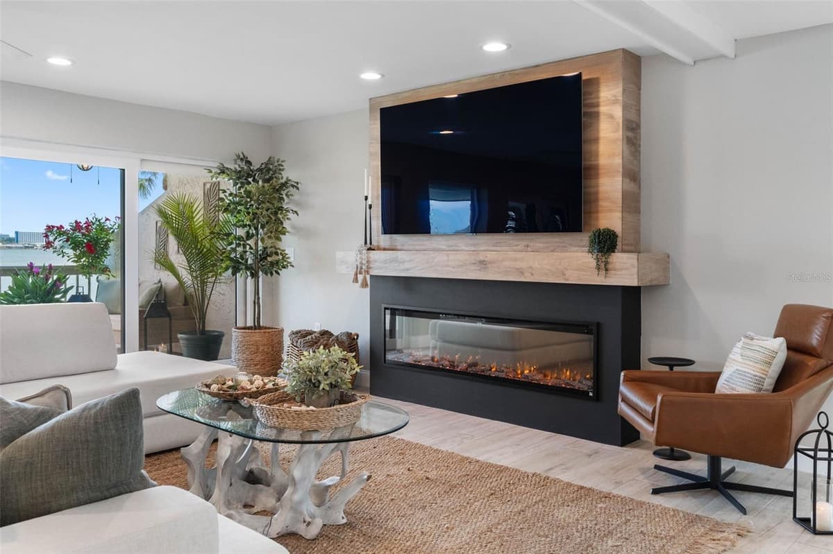 160 MARINA DEL REY COURT — photo 22 of 59