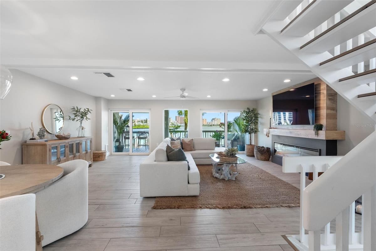 160 MARINA DEL REY COURT — photo 20 of 59