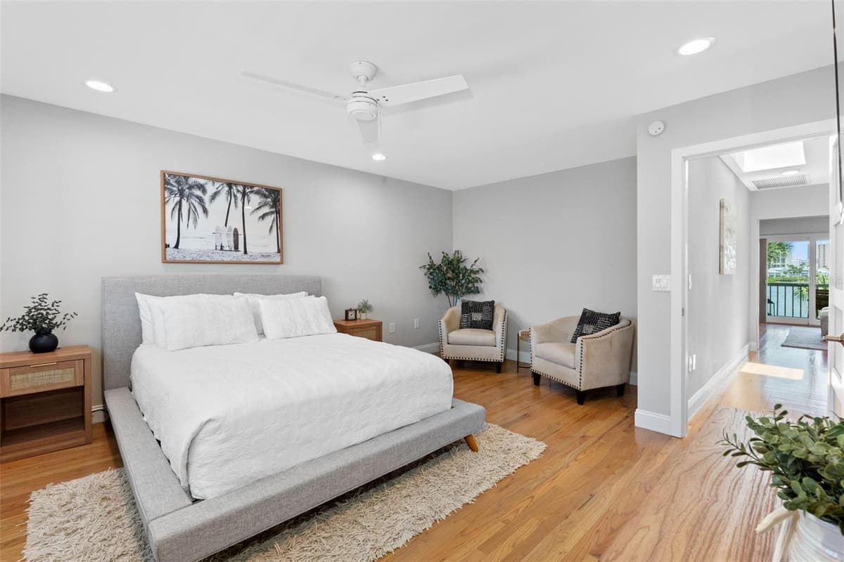 160 MARINA DEL REY COURT — photo 12 of 59