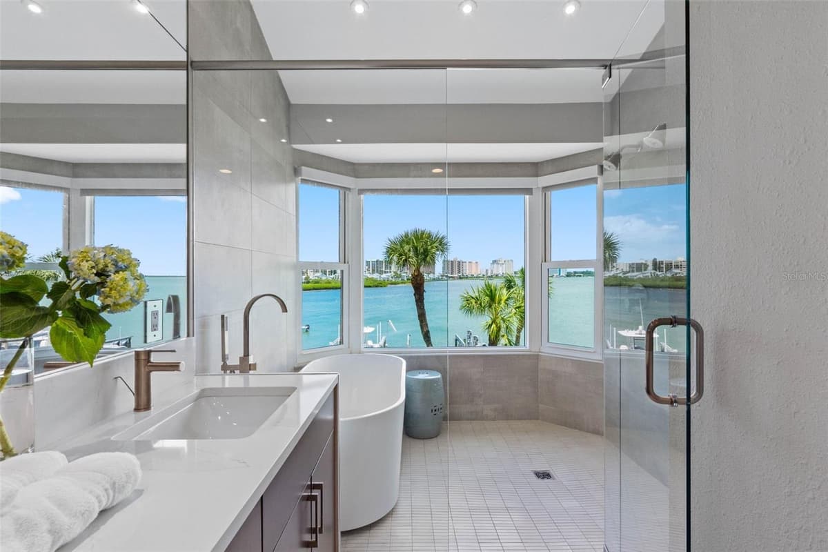 160 MARINA DEL REY COURT — photo 10 of 59