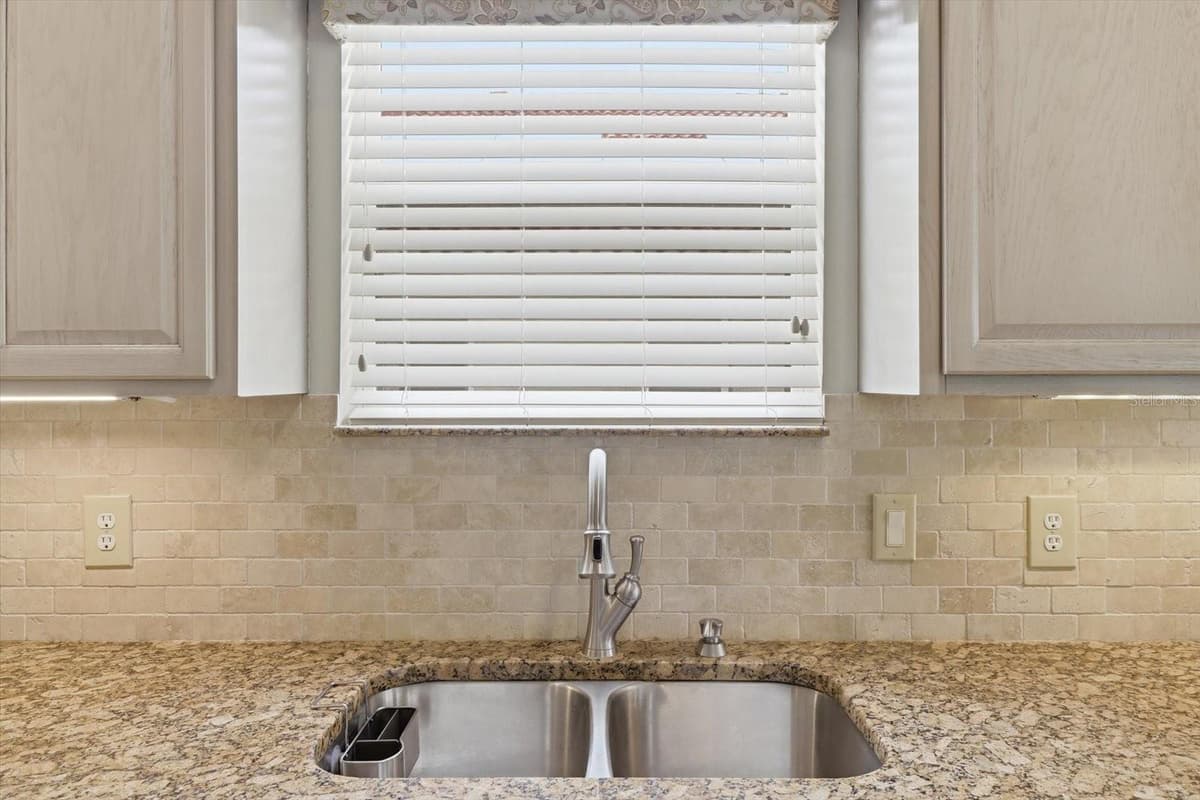 1096 DIAMOND SHORE LOOP — photo 19 of 45