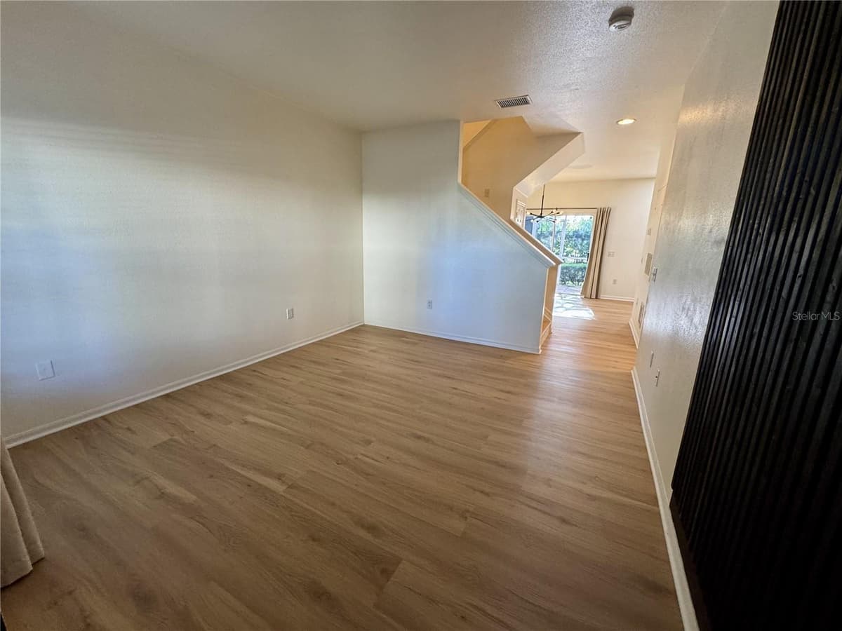 7702 PLANTATION CIRCLE — photo 3 of 28