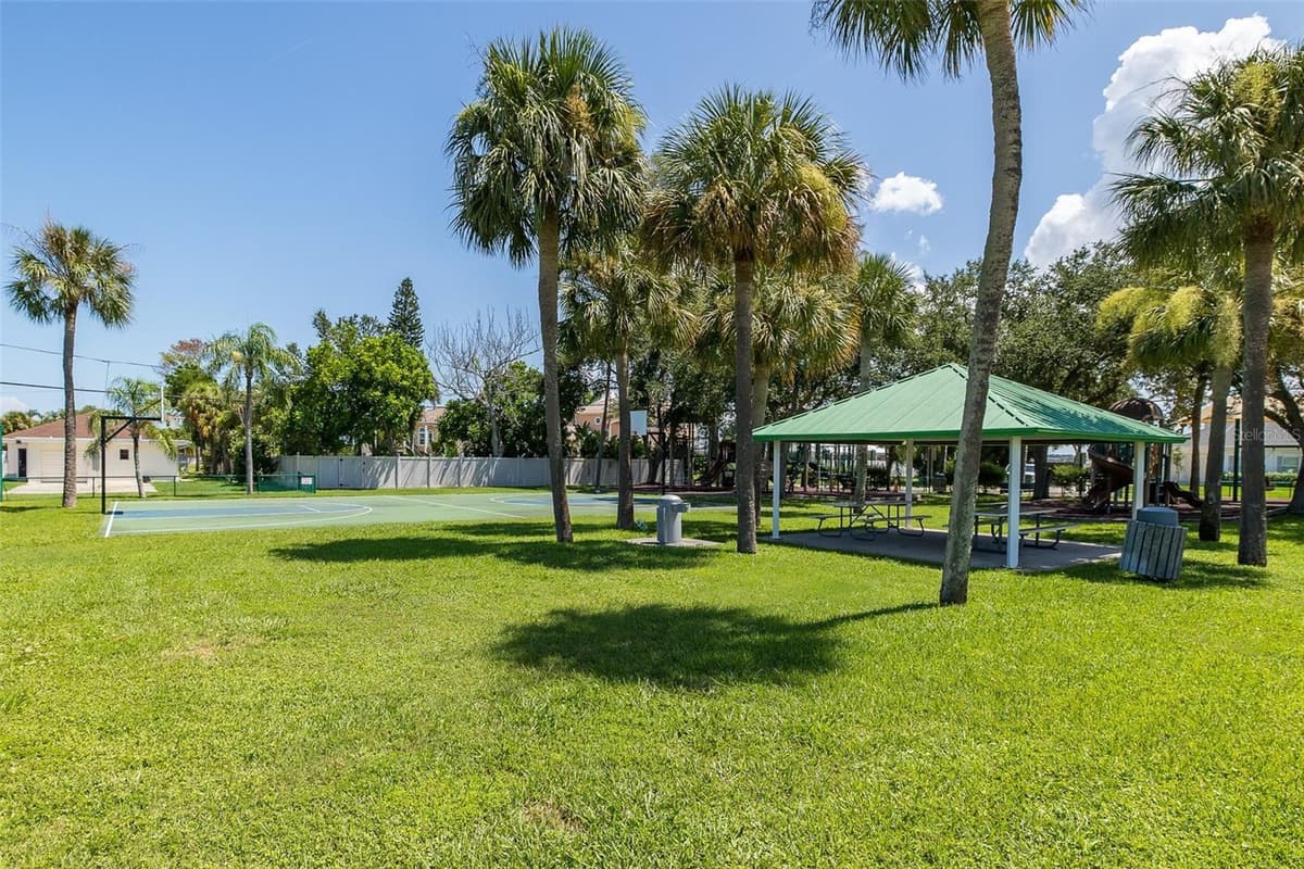 2501 BAY BOULEVARD — photo 45 of 46