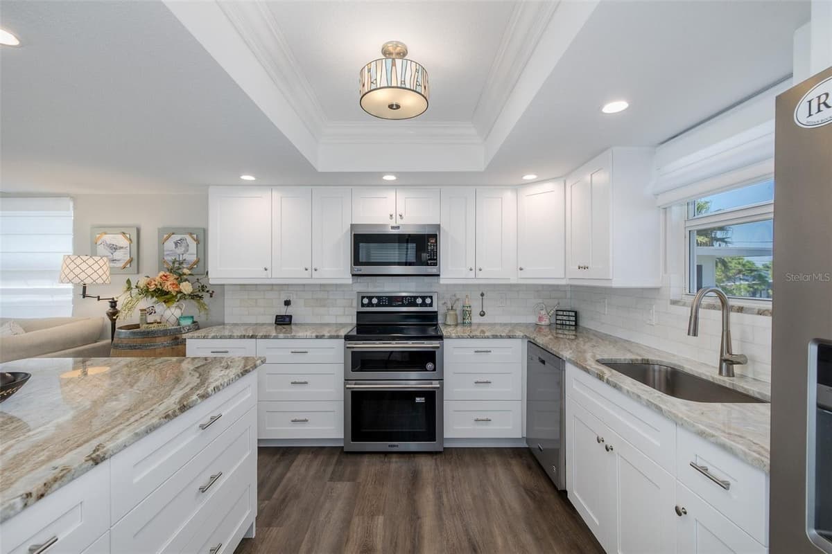 2501 BAY BOULEVARD — photo 8 of 46