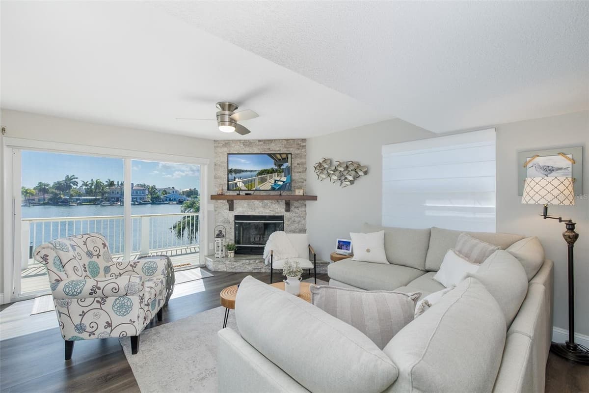 2501 BAY BOULEVARD — photo 10 of 46