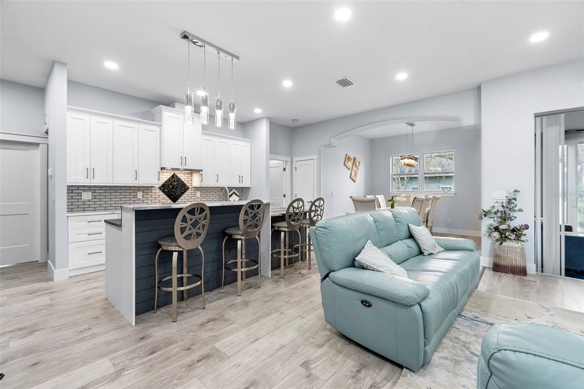 3038 VELVET LANE — photo 8 of 37