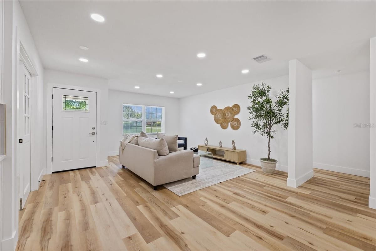 2928 FOREST CIRCLE — photo 9 of 58