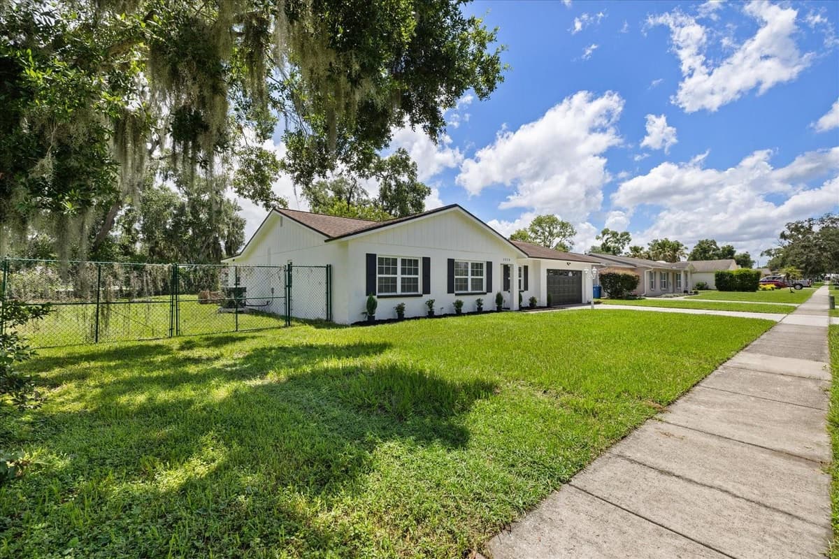 2928 FOREST CIRCLE — photo 4 of 58