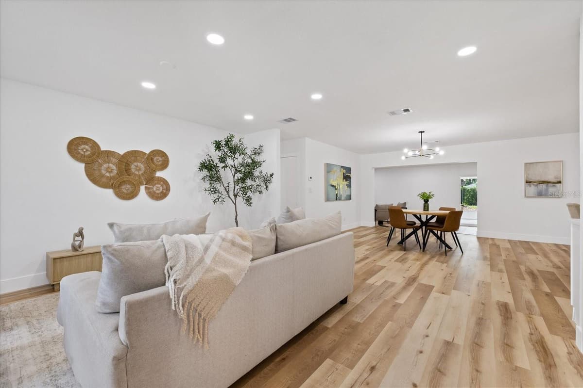 2928 FOREST CIRCLE — photo 7 of 58