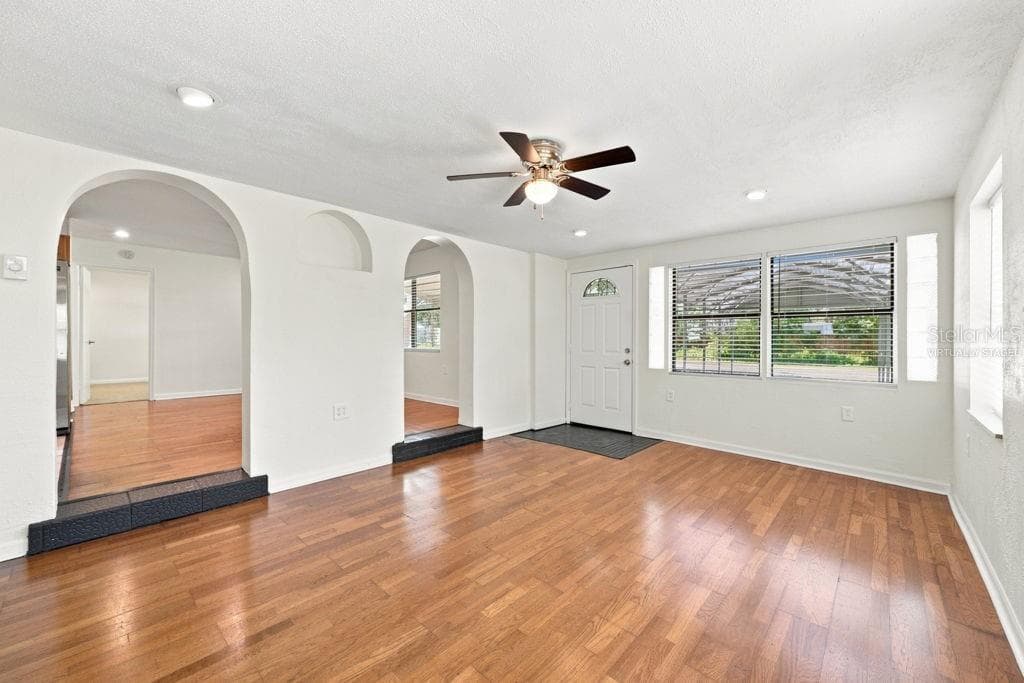7810 CHAPEL AVENUE — photo 10 of 94