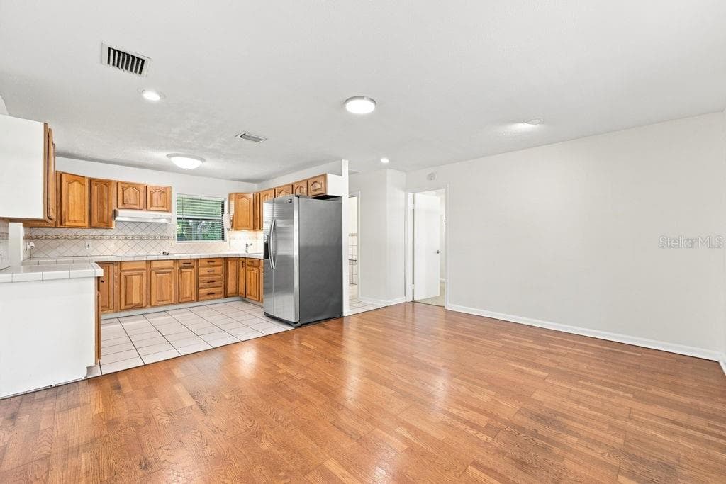 7810 CHAPEL AVENUE — photo 17 of 94