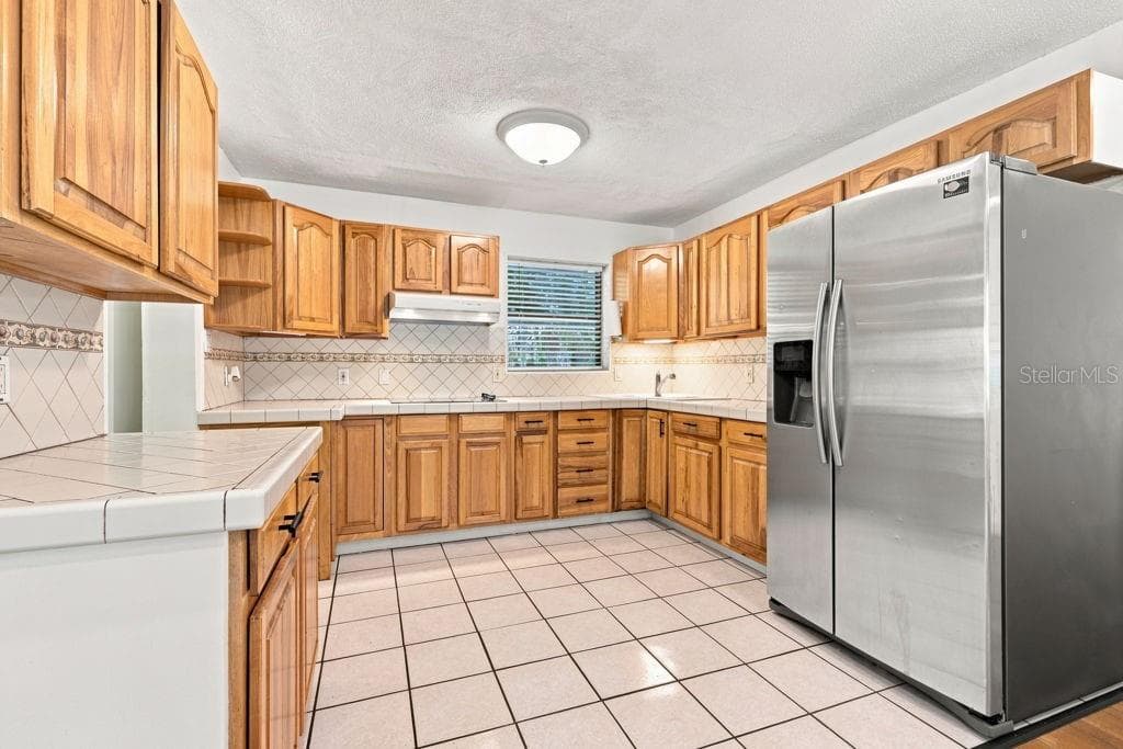7810 CHAPEL AVENUE — photo 11 of 94