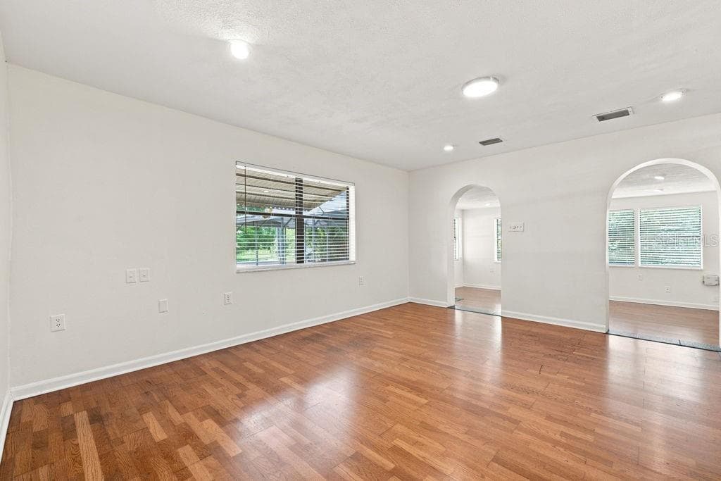 7810 CHAPEL AVENUE — photo 19 of 94