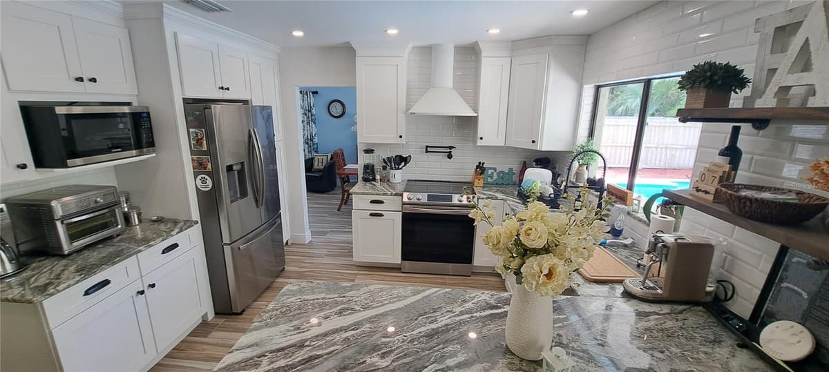 11414 COUNTRY OAKS DRIVE — photo 8 of 16