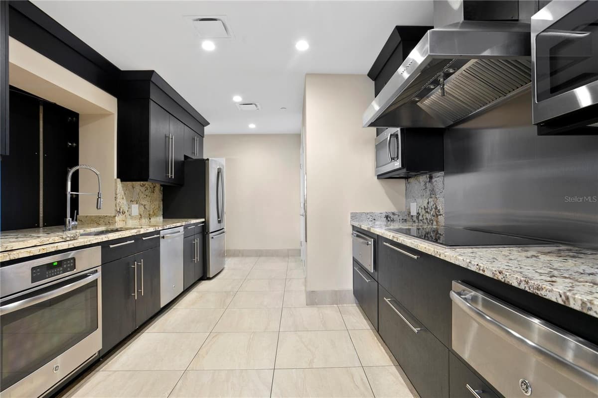 3301 BAYSHORE BOULEVARD — photo 41 of 50