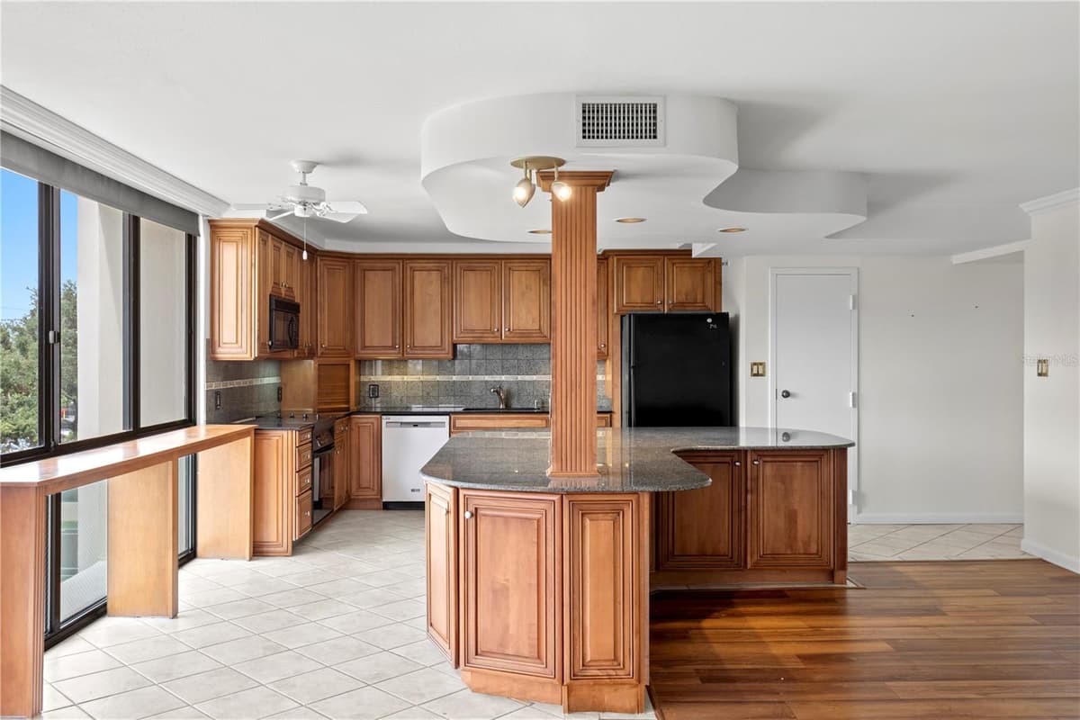 3301 BAYSHORE BOULEVARD — photo 13 of 50