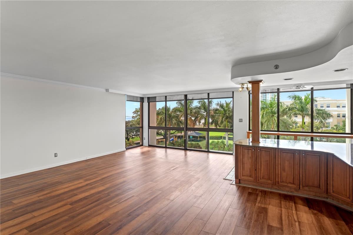 3301 BAYSHORE BOULEVARD — photo 6 of 50