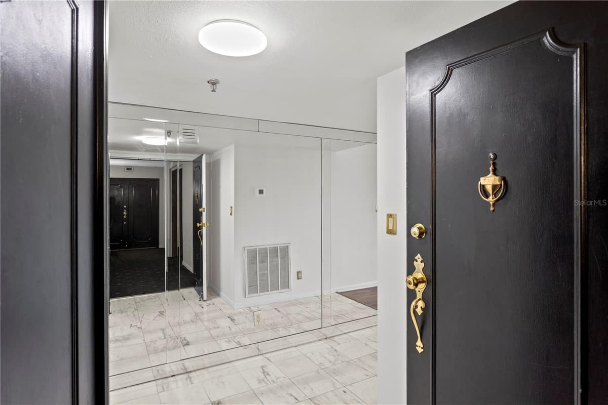 3301 BAYSHORE BOULEVARD — photo 4 of 50