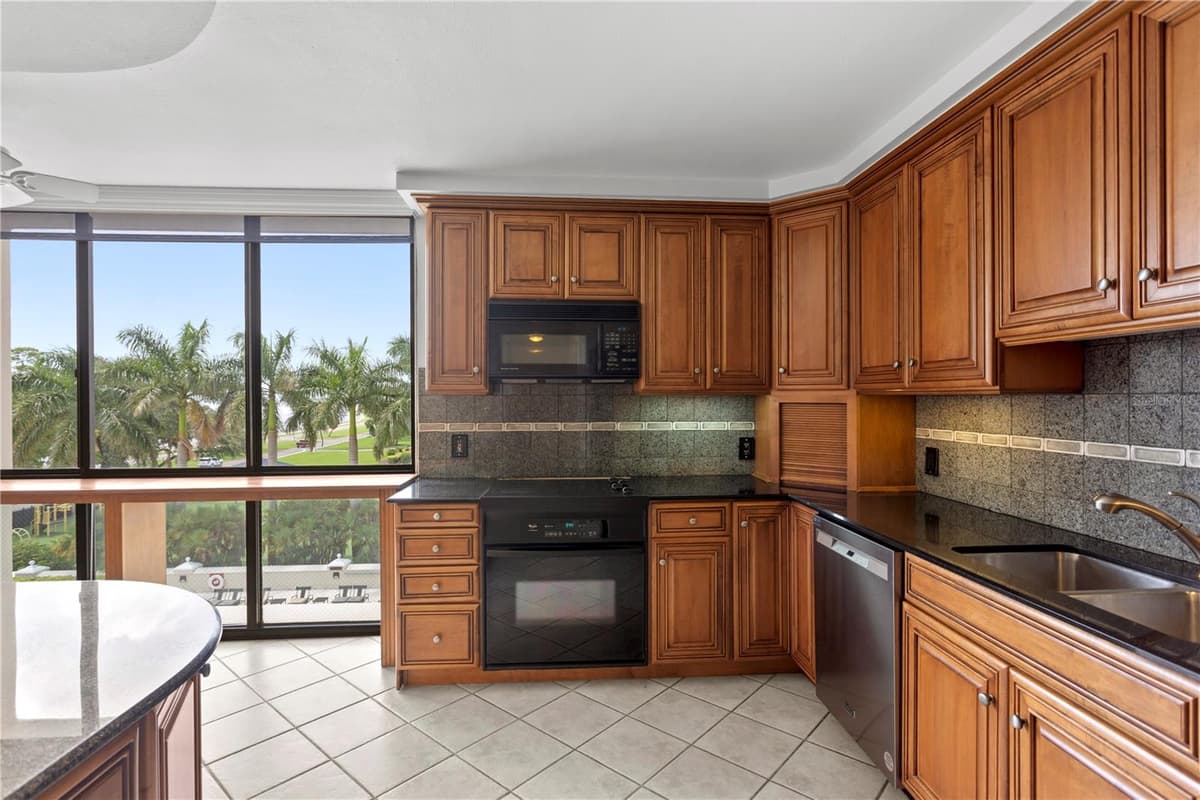 3301 BAYSHORE BOULEVARD — photo 21 of 50