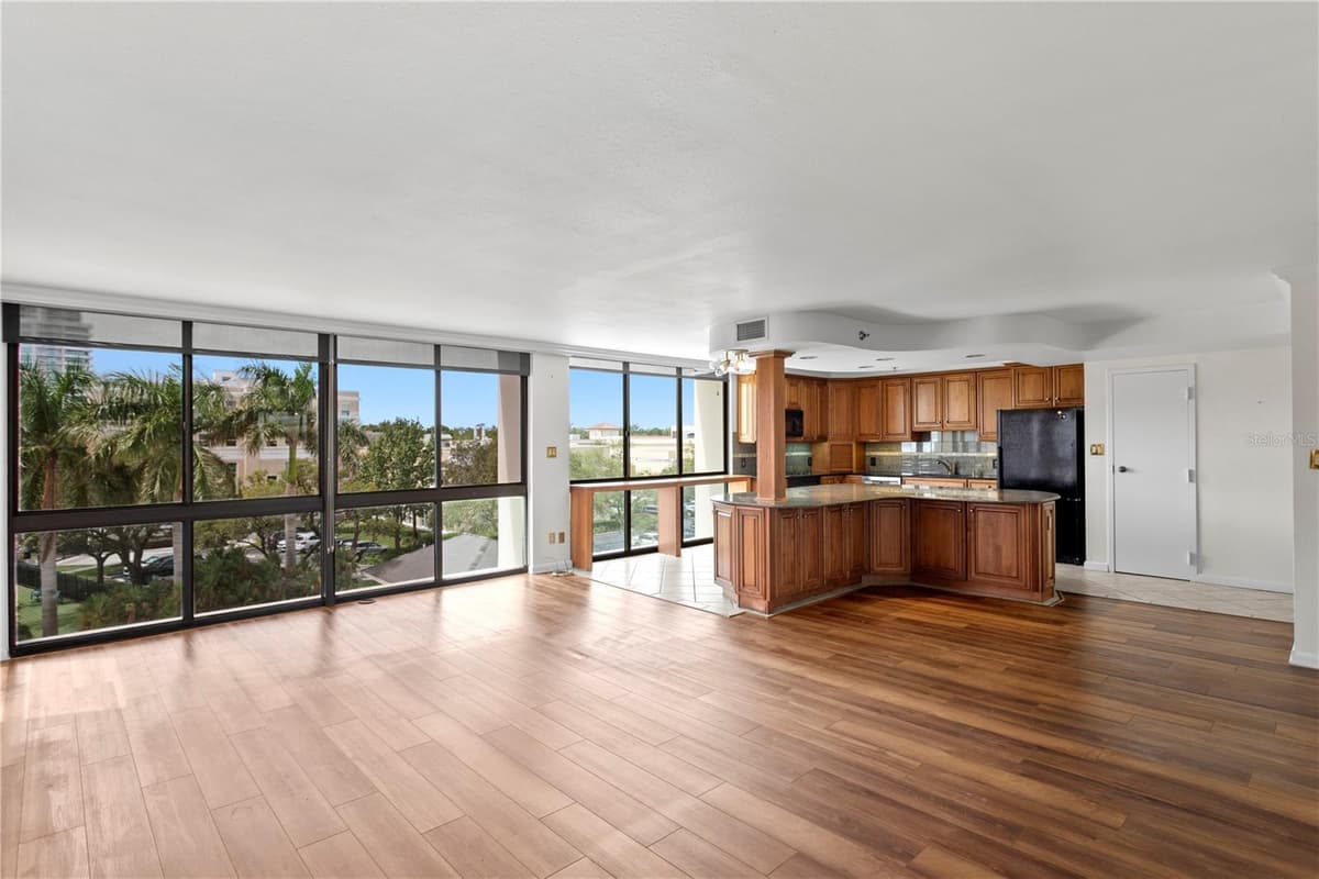 3301 BAYSHORE BOULEVARD — photo 10 of 50