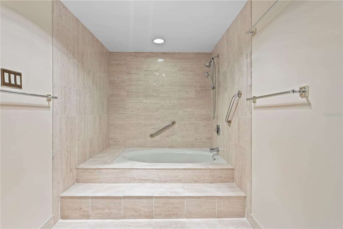3301 BAYSHORE BOULEVARD — photo 32 of 50