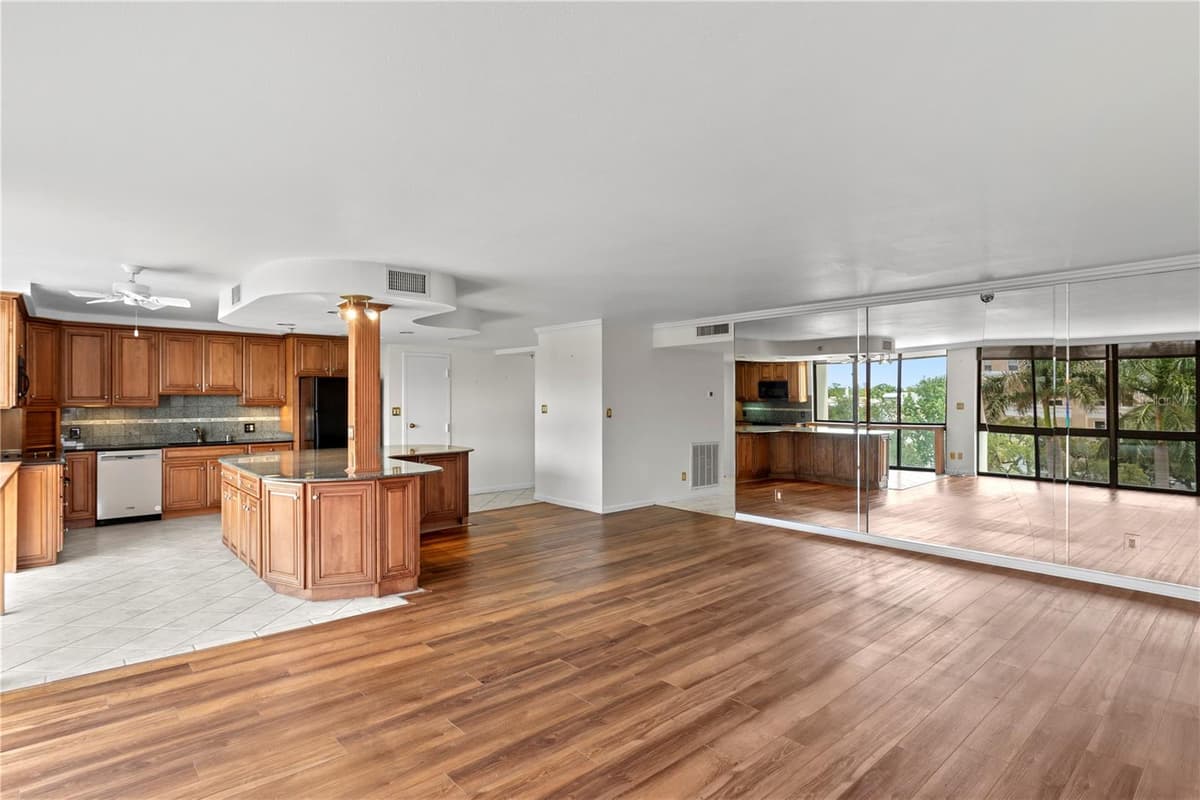 3301 BAYSHORE BOULEVARD — photo 12 of 50