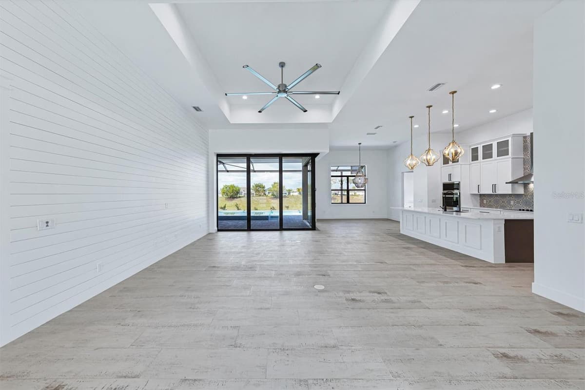 10209 COCOA BEACH STREET — photo 11 of 52