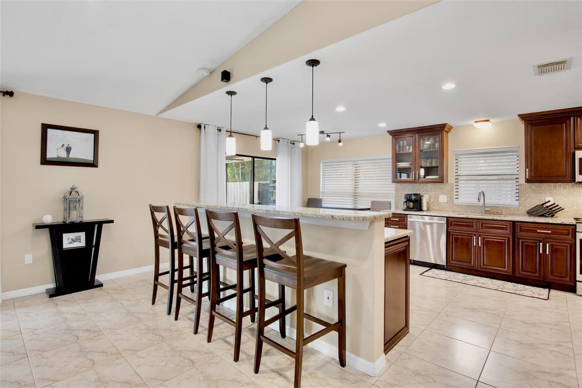 6816 MAUNA LOA BOULEVARD — photo 14 of 37
