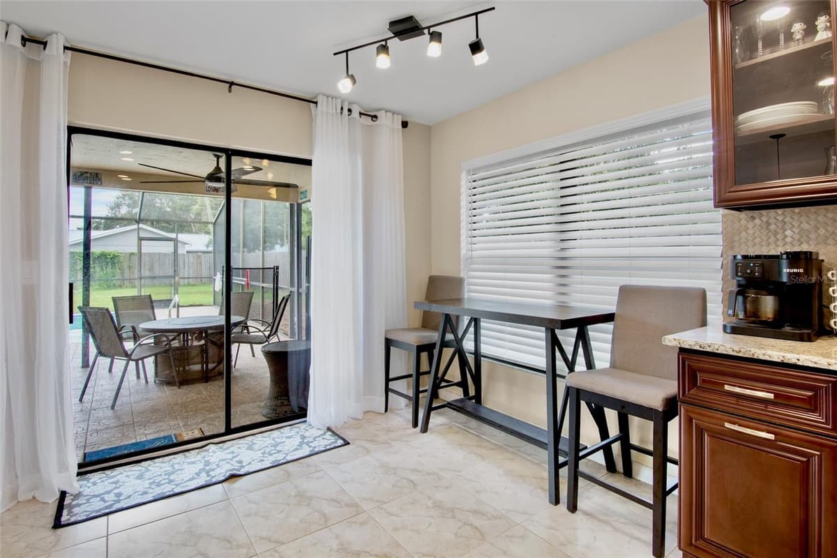 6816 MAUNA LOA BOULEVARD — photo 13 of 37