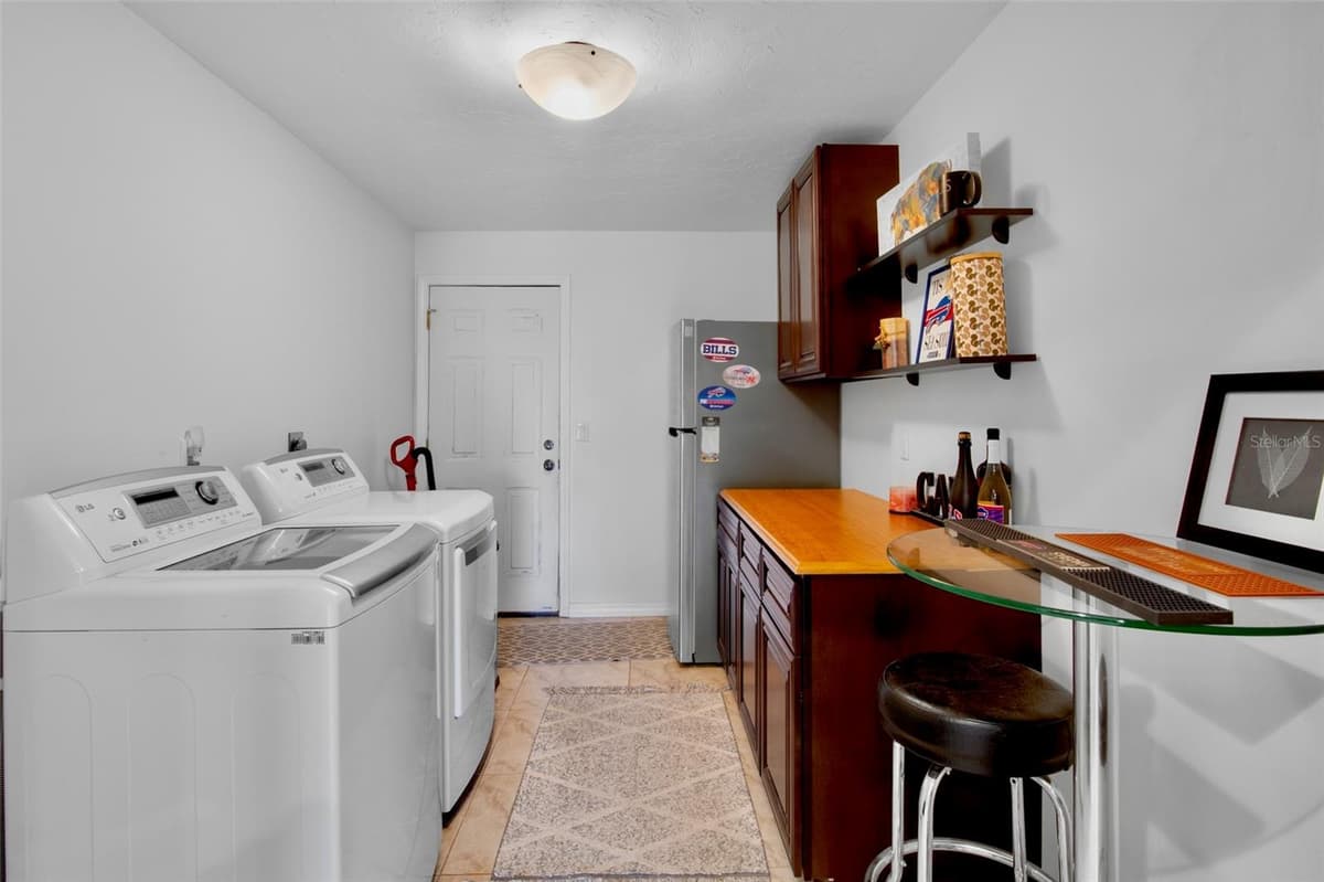 6816 MAUNA LOA BOULEVARD — photo 15 of 37