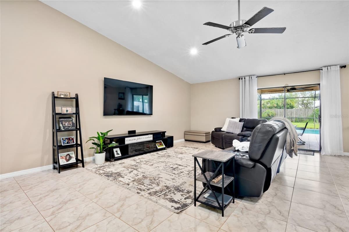 6816 MAUNA LOA BOULEVARD — photo 4 of 37