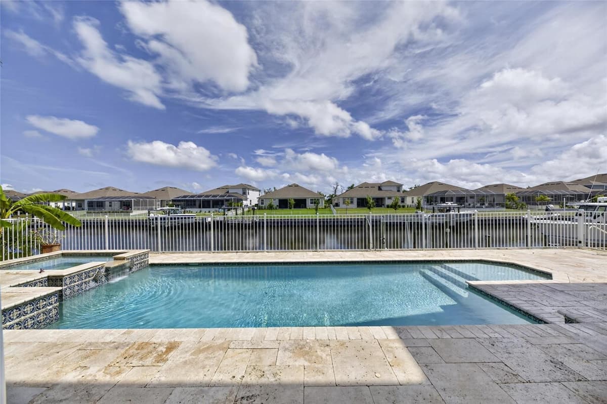 715 ISLEBAY DRIVE — photo 3 of 100