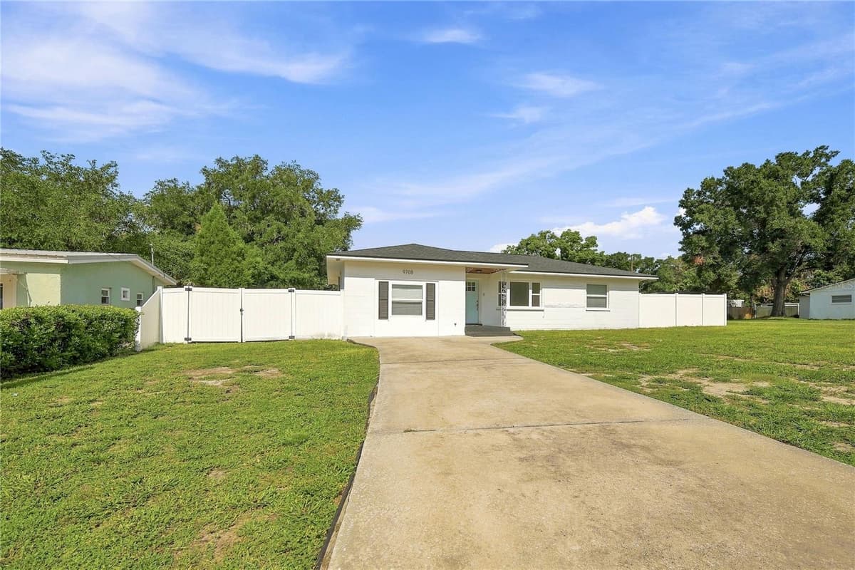 9708 FOREST HILLS DRIVE — photo 4 of 33