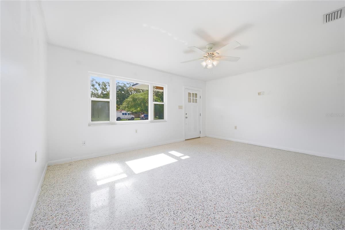 9708 FOREST HILLS DRIVE — photo 8 of 33
