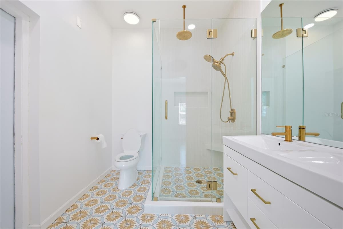 9708 FOREST HILLS DRIVE — photo 18 of 33