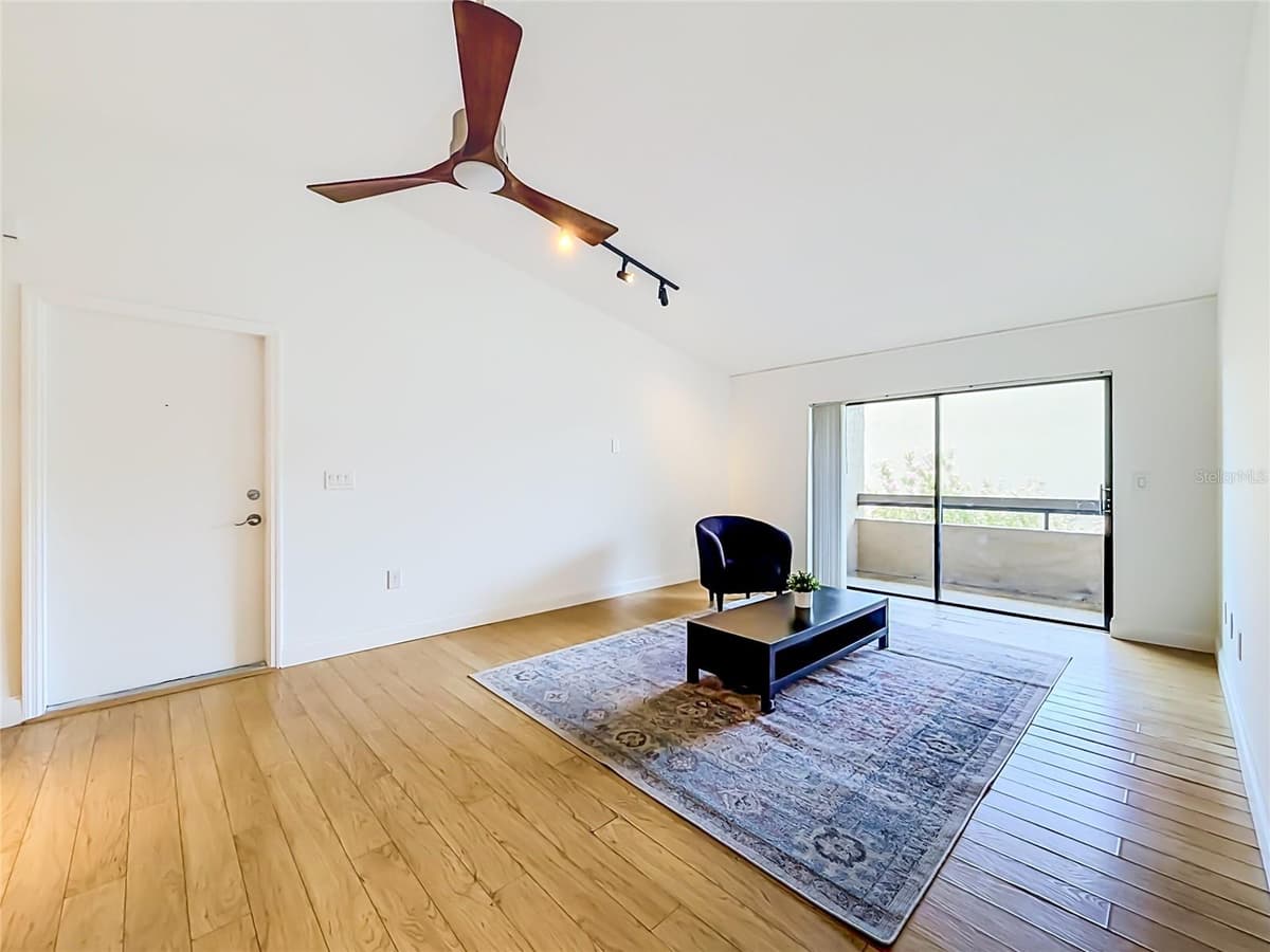 5247 VINELAND ROAD — photo 7 of 47