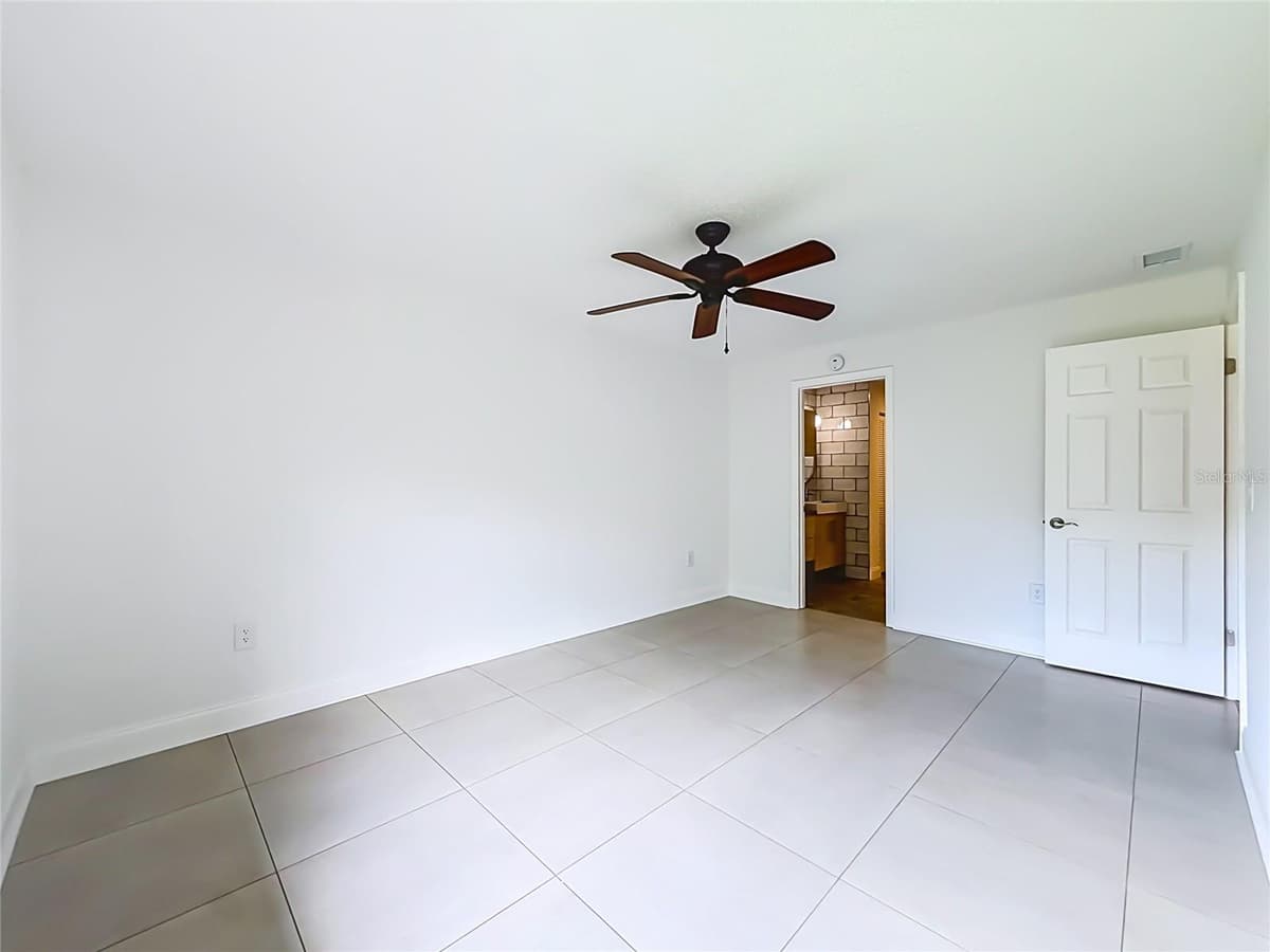 5247 VINELAND ROAD — photo 20 of 47