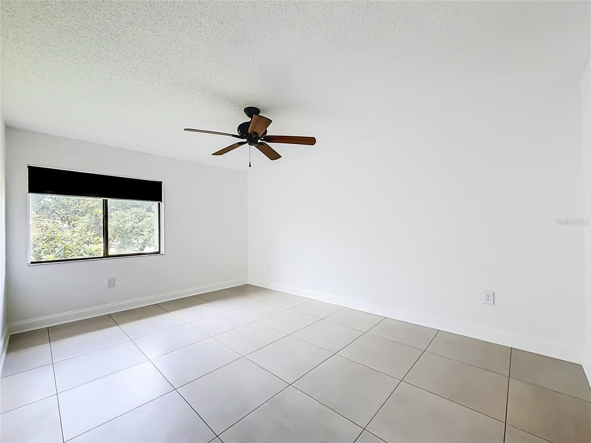 5247 VINELAND ROAD — photo 17 of 47