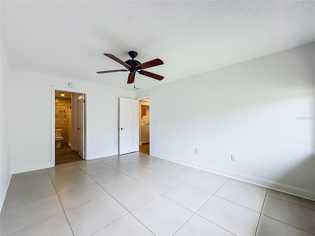 5247 VINELAND ROAD — photo 19 of 47
