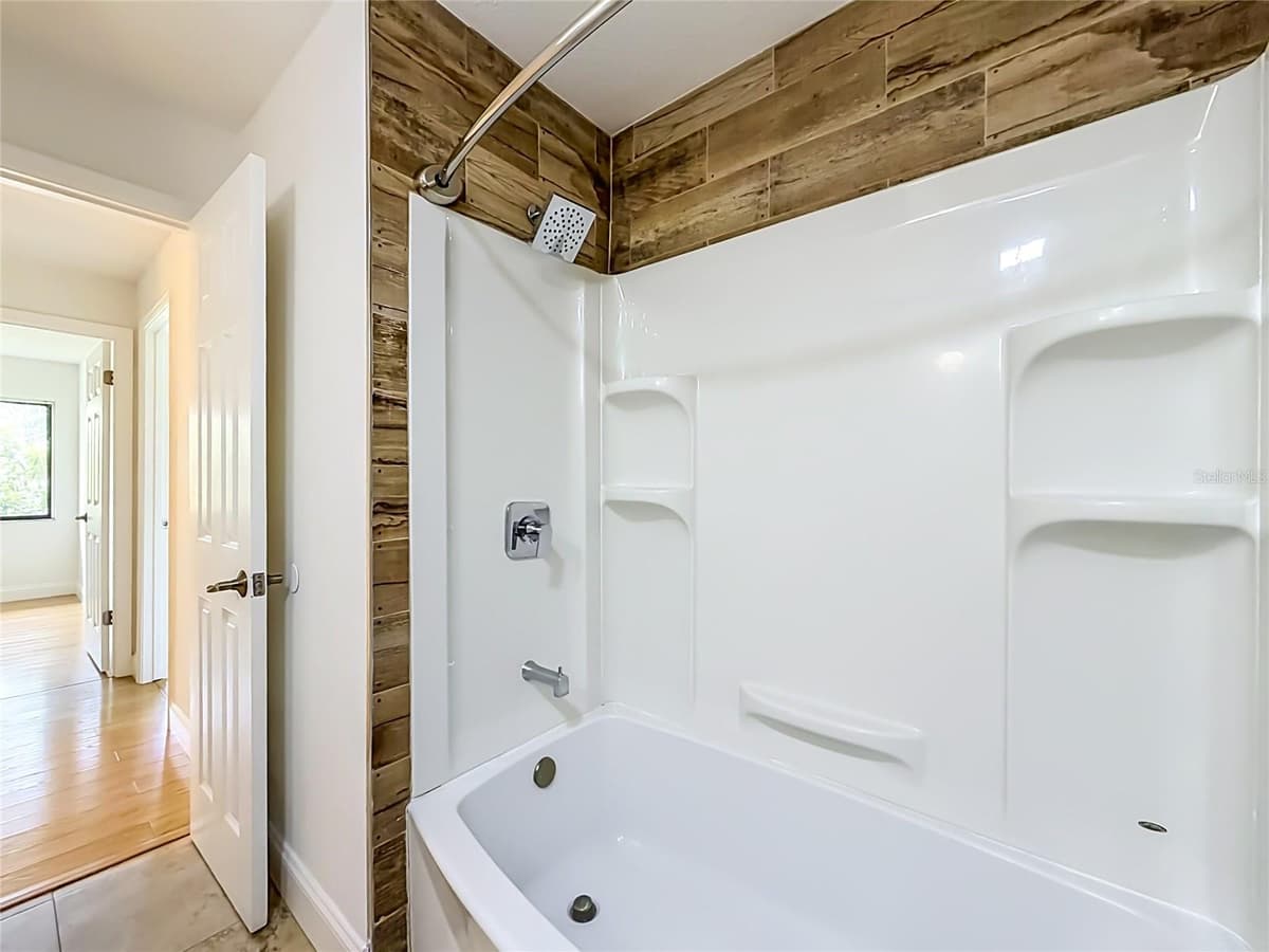 5247 VINELAND ROAD — photo 30 of 47