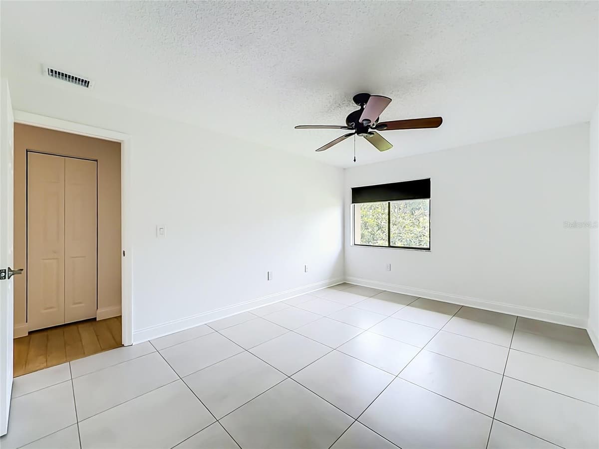 5247 VINELAND ROAD — photo 18 of 47